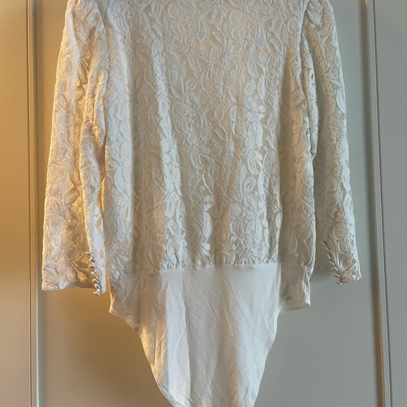 BUNDLED: J.JILL Beaded Top, PROSPECT Lace Body Suit, CALVIN KLEIN Oxford blouse. - Picture 10 of 15